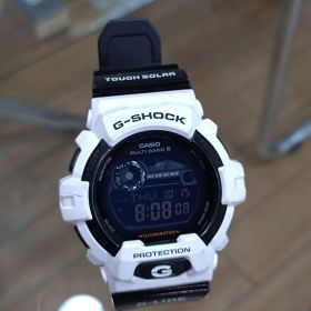 CASIO G-SHOCK G-LIDE GWX-8900B 電波ソーラー