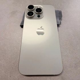 美品Apple iPhone 15 Pro 本体 256GB