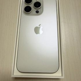 Apple iPhone 15 Pro 本体 256GB ホワイトチタニウム