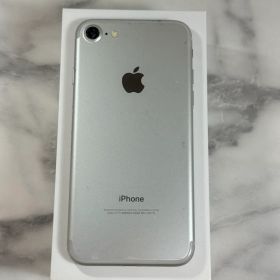 Apple iPhone 7 32GB 本体 82%