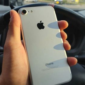 Apple iPhone7 128GB SIMフリー 訳あり おまけ付き！