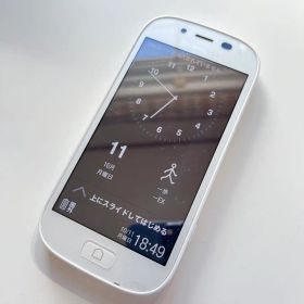【美品】docomo らくらくスマートフォン3 F-06F ホワイト