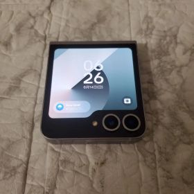 Galaxy ZFlip6 256GB シルバーシャドウ 国内版SIMフリー