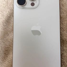 美品iPhone 15 Pro Max 256GB ホワイトチタニウム US版