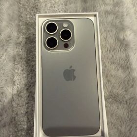 新品同様Apple iPhone 15 Pro 本体