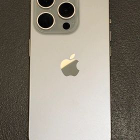 Apple iPhone 15 Pro 256GB 本体 ホワイト チタニウム
