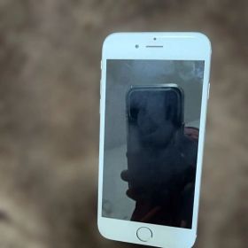Apple iPhone 6 本体 シルバー