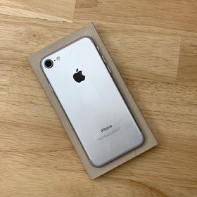 バッテリー 94% iPhone 7 32GB シルバー国内版 SIMフリー送料無料