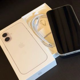 iPhone16 128GB ホワイト SIMフリー 美品 箱付き