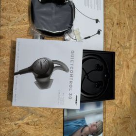 Bose QuietControl 30 ワイヤレスイヤホン空箱➕付属品