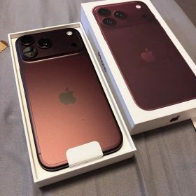 iPhone 18 Pro Max 256GB バーガンディ