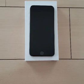Apple iPhone SE3 64GB ホワイト 本体