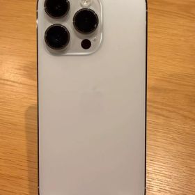 Apple iPhone 14 Pro 本体