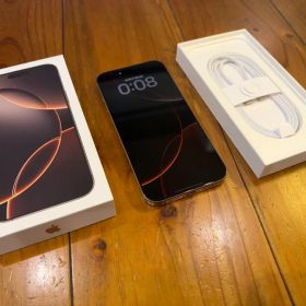 【極美品】iPhone 16 Pro Max 256GB SIMフリー