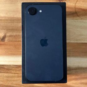 新品同様 バッテリー100％ iPhone 17e 512GB SIMフリー