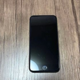 Apple iPhone8 バッテリー100% スペースグレー