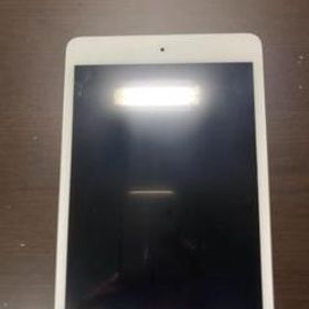 ◇注意 割れ◇iPad mini5 シルバー◇MUX62J/A 第五世代au◇1 PC