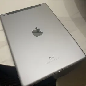 Apple iPad 2018 (第6世代) 新品¥26,255 中古¥15,800 | 新品・中古の 