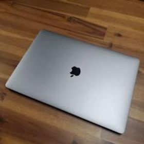 MacBook Pro 2018 15型 MR942J/A 中古 79,800円 | ネット最安値の価格