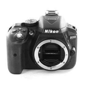 ニコン(Nikon)の美品 ニコン nikon D5300 ボディ(デジタル一眼)