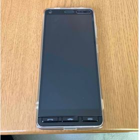 キョウセラ(京セラ)の京セラ☆かんたんスマホ2☆A001KC☆シルバー(スマートフォン本体)