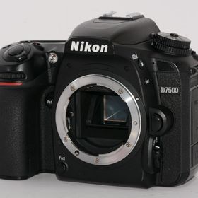【中古】【外観特上級】Nikon デジタル一眼レフカメラ D7500 ボディ ブラック