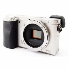 【中古】ソニー SONY a6000 シルバー ボディ 美品 Wi-Fiで ストラップ取扱付き