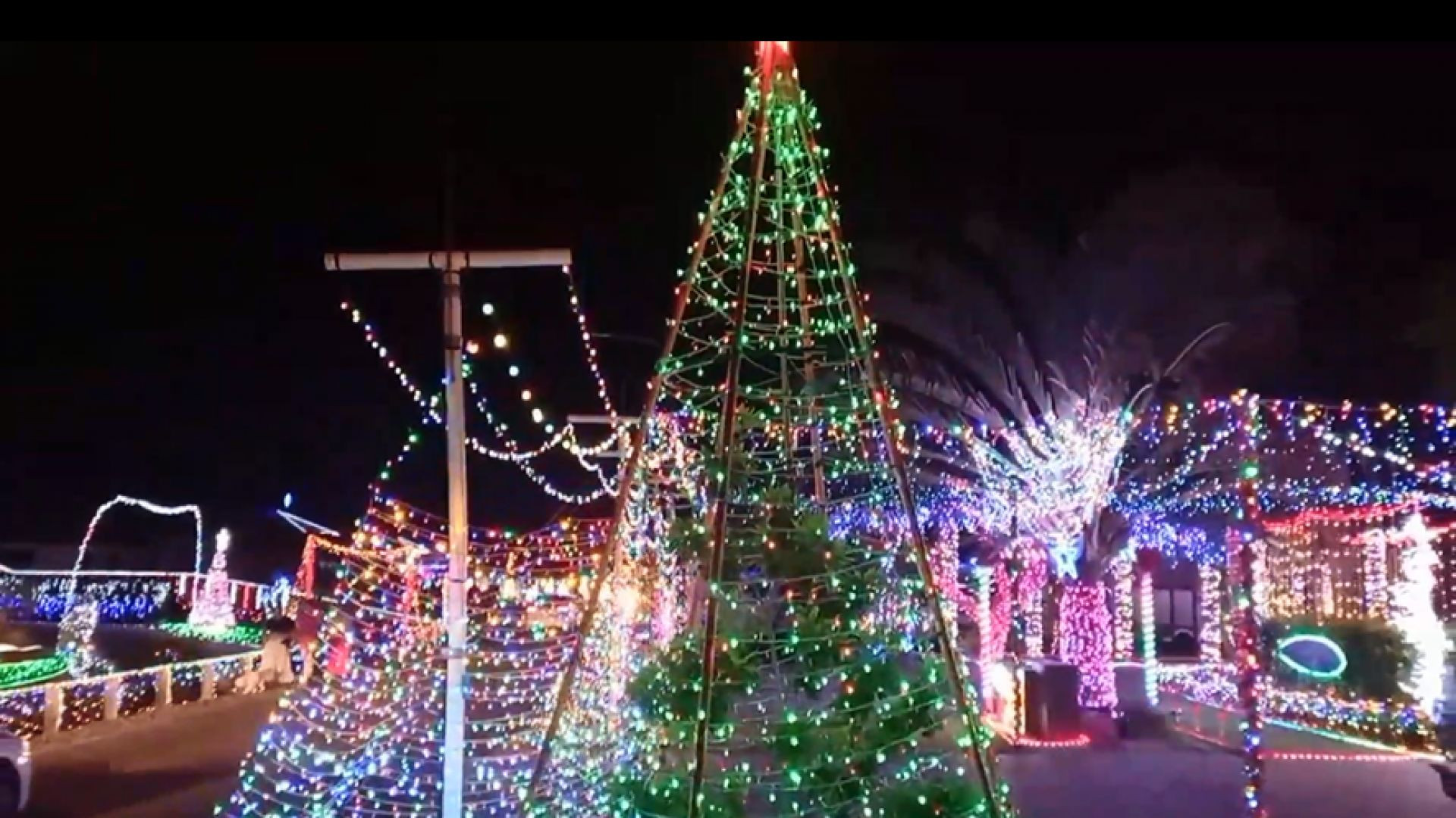 Trinity close Bundaberg  Christmas street  Christmas  Lights 2021