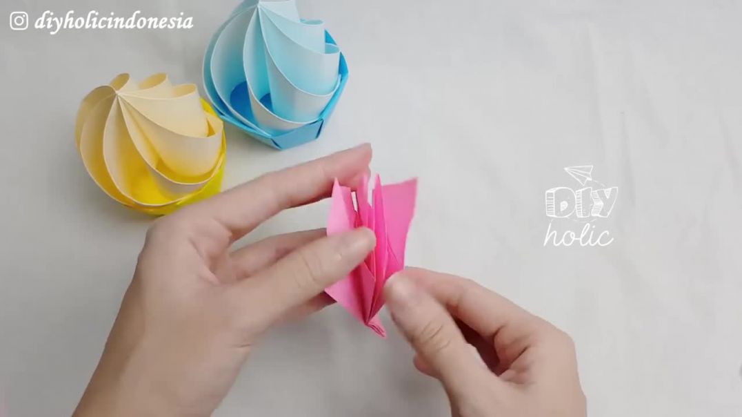 DIY CRAFTS - EASY ORIGAMI CUPCAKE  PAPER CUPCAKE CRAFT IDEAS