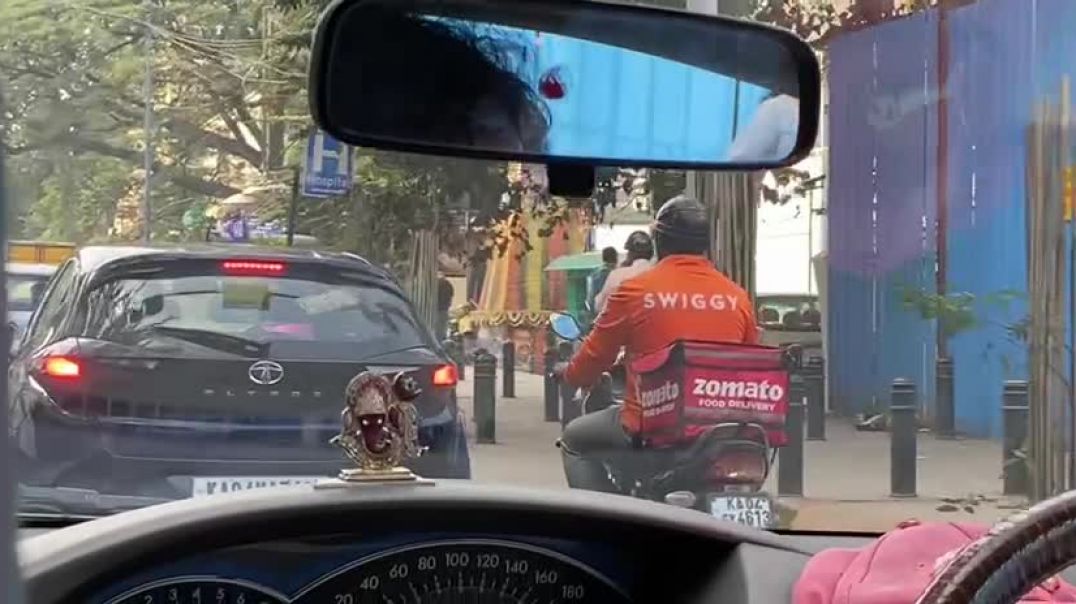 Zomato swiggy hybrid delivery guy  two in one